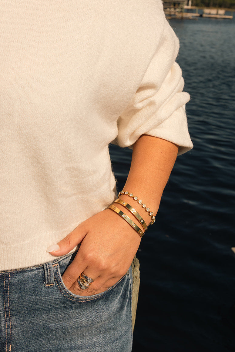 Villa Bezel Diamond Bangle